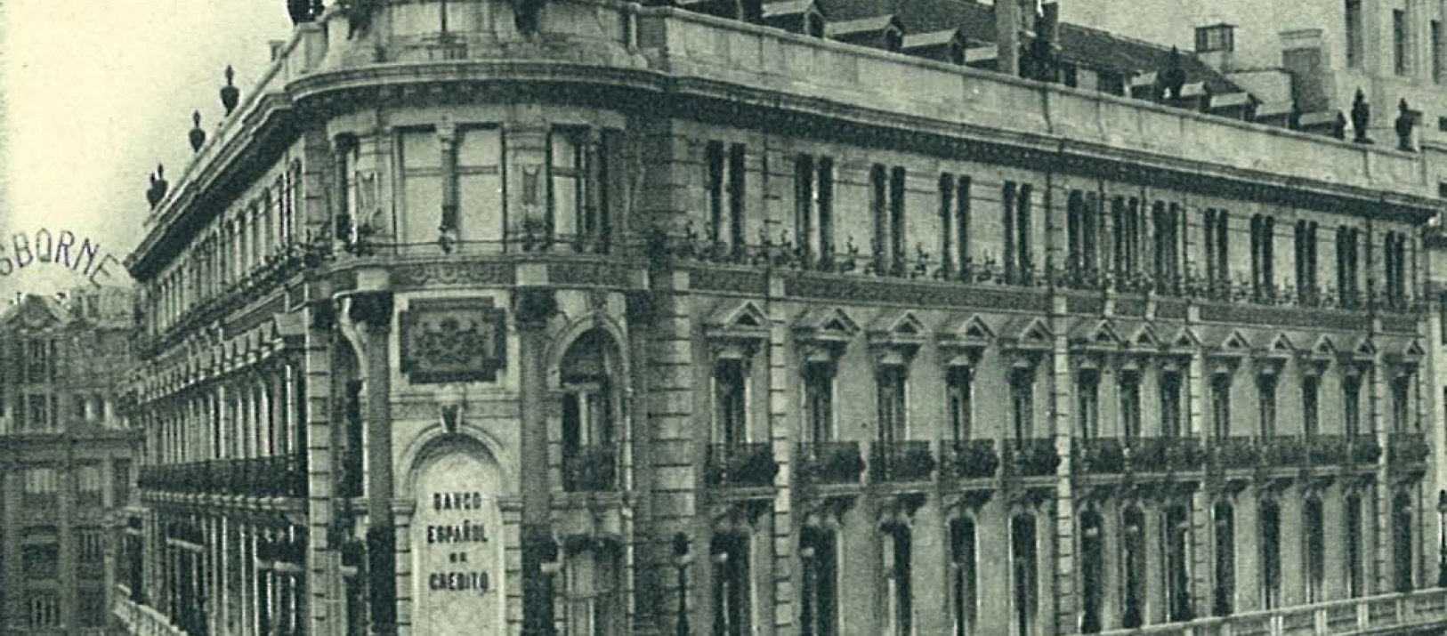 La-emblematica-sede-de-Banesto-en-la-madrilena-calle-de-Alcala-obra-del-arquitecto-Jose-Grases-Riera-1887.